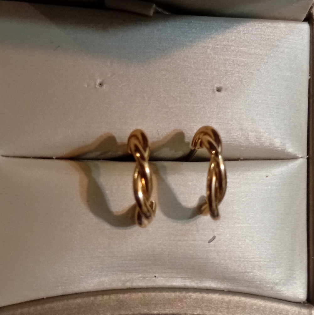 Elegant Gold Toned Twisted Hoop Earrings - Picture 2 of 3